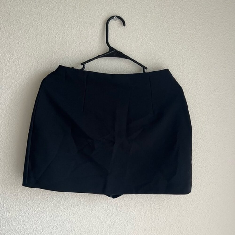 NWT black mini skort